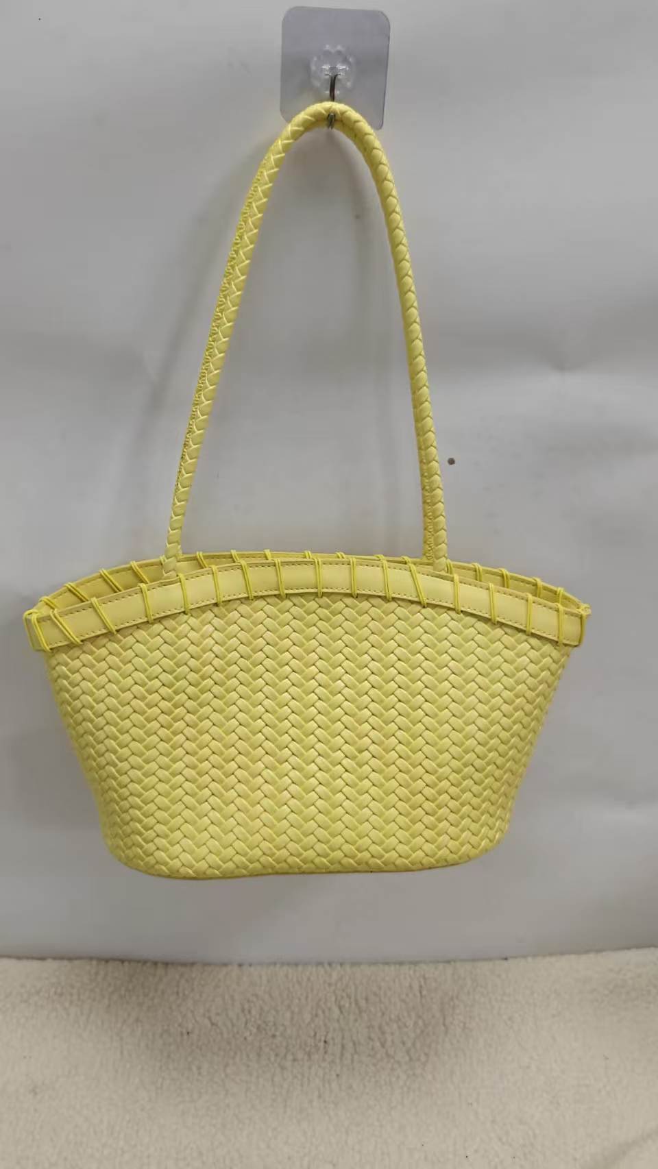 Spring/Summer New Vacation Woven Women Bag Handheld Basket Single Shoulder Shell-Shaped Tote Bag Woven Bag