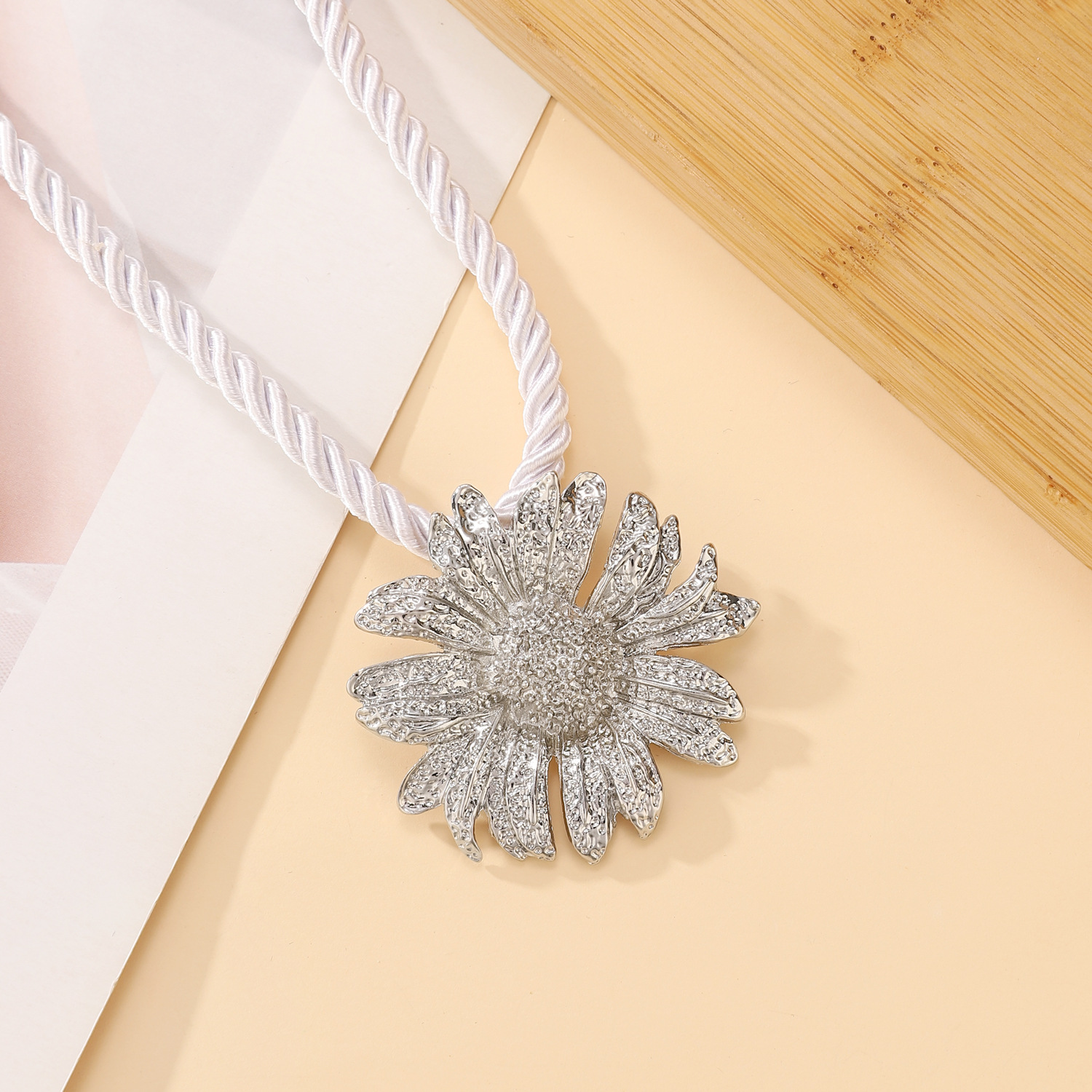 Exaggerated beach style alloy conch earrings for women, marine animal earring accessories