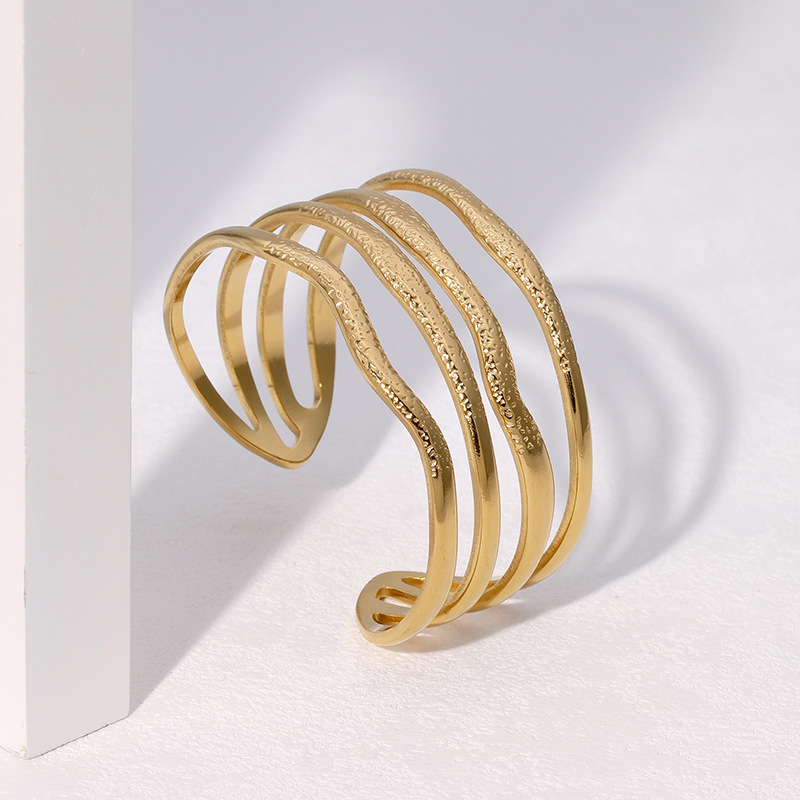 Geometric simple bracelet love flower gold-plated stainless steel bracelet women