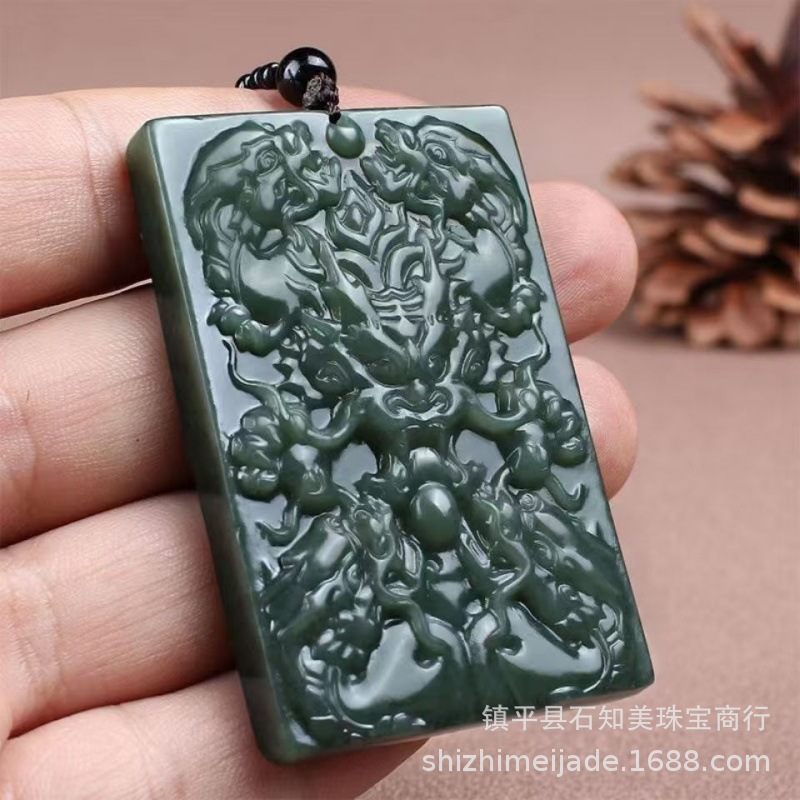 款式十四九龙护主方牌约65*41*13mm
