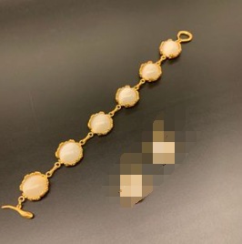 "Time Flowing" vintage niche palace style earring ear clip