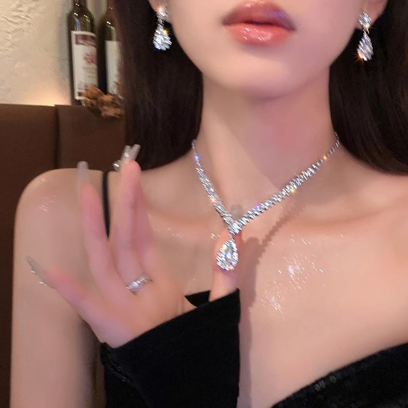 Dinner Date~ Full Diamond Super Sparkle Tassel Necklace Women Chest Chain Collarbone Chain Neck Chain