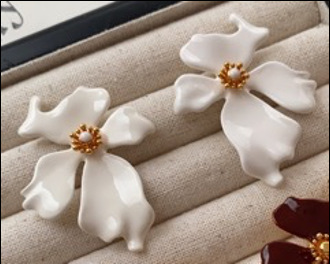 Multi-Layer Three-Dimensional Petal Stud Earrings Simple Elegant Natural Soft Daily Earrings