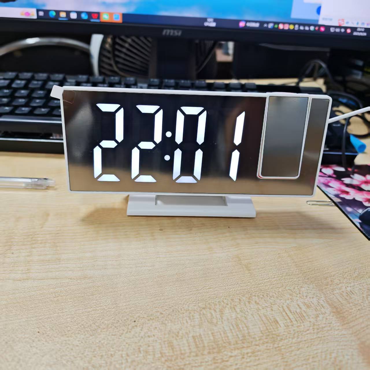 LED projection clock student clock large character large screen alarm clock