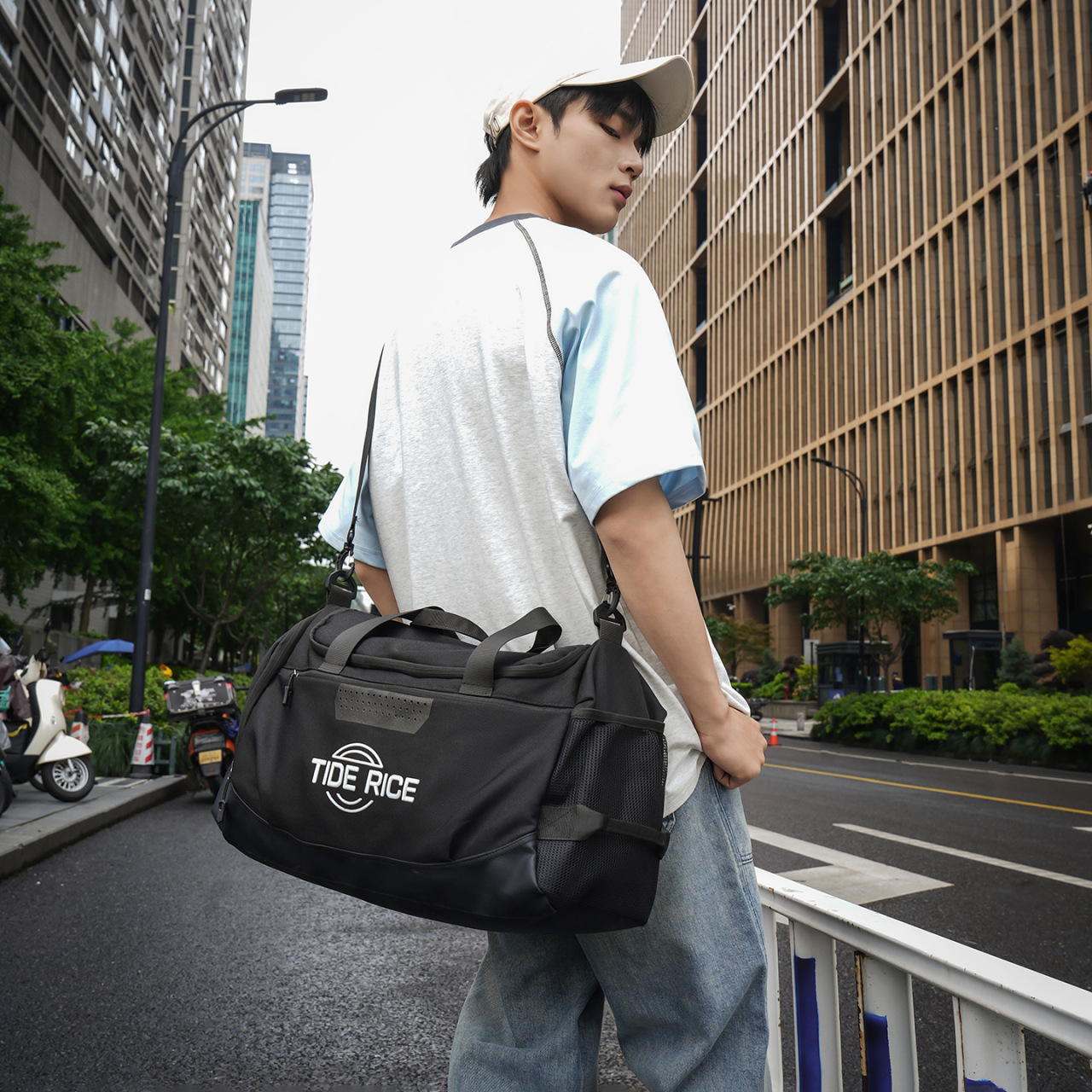 Brand Gym Bag Large Capacity Wet-Dry Separation Sports Travel Bag Handheld Crossbody Luggage Bag Customizable Logo
