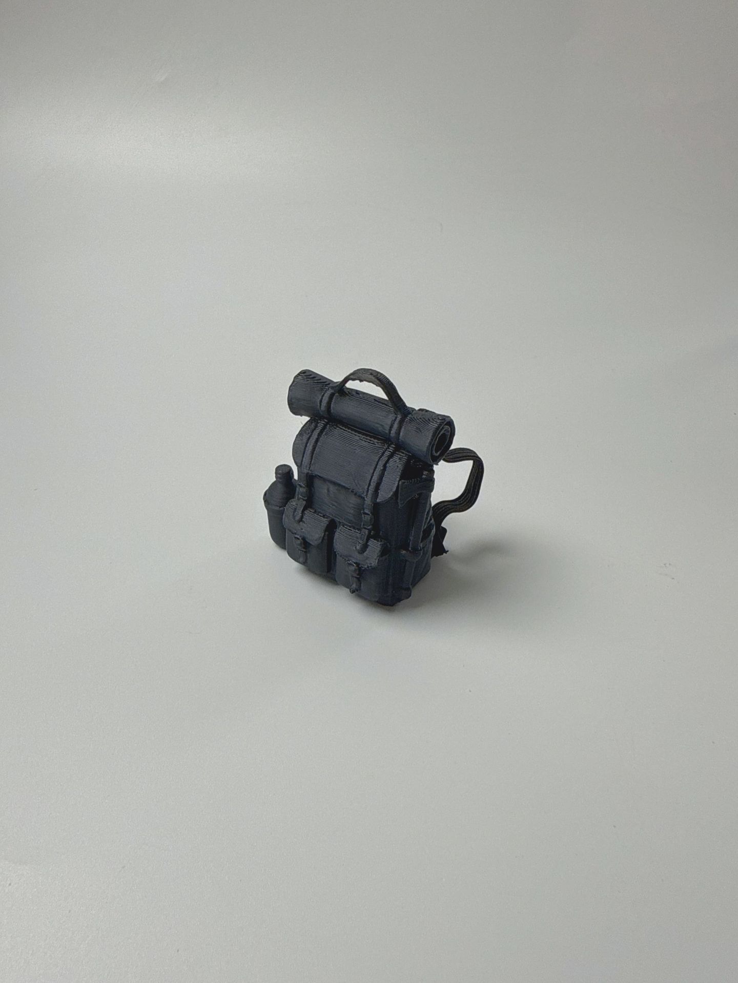 黑色背包