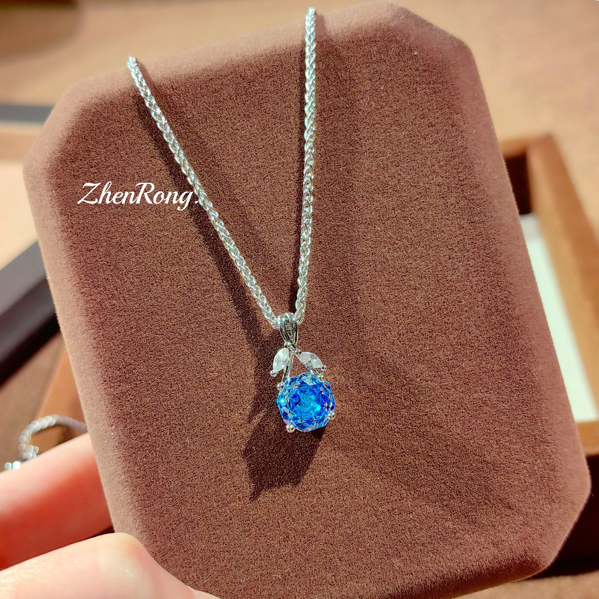 Octagonal millennium rose cut Klein blue necklace pendant inlaid rose red high carbon diamond earrings炫彩 yellow ring women