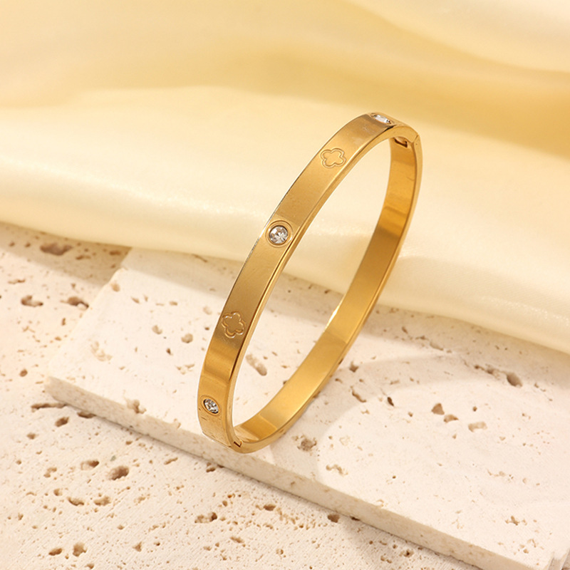 Gold-plated four-leaf clover diamond-studded open bangle for women stackable stainless steel jewelry