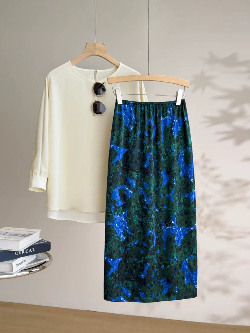Vacation style printed silk half skirt women summer elastic waist slit ombre midi straight