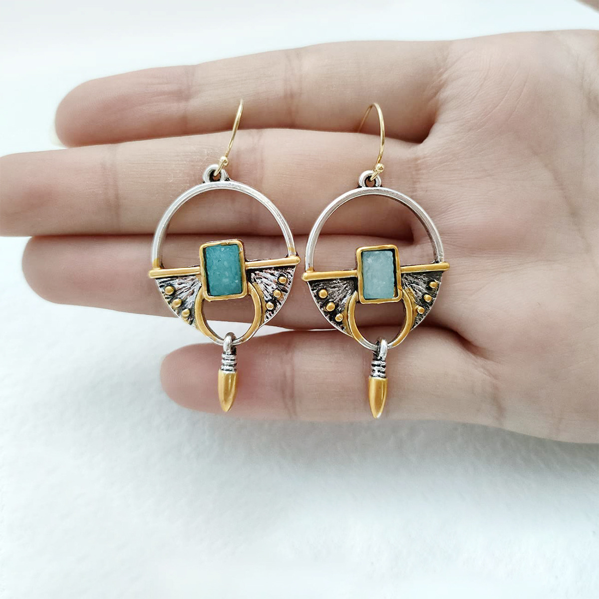 2024 new trendy earrings popular metal earrings