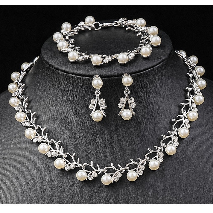 Pearl Necklace Earring Set Bride Dress Accessories Fresh Alloy Electroplated Three-Piece