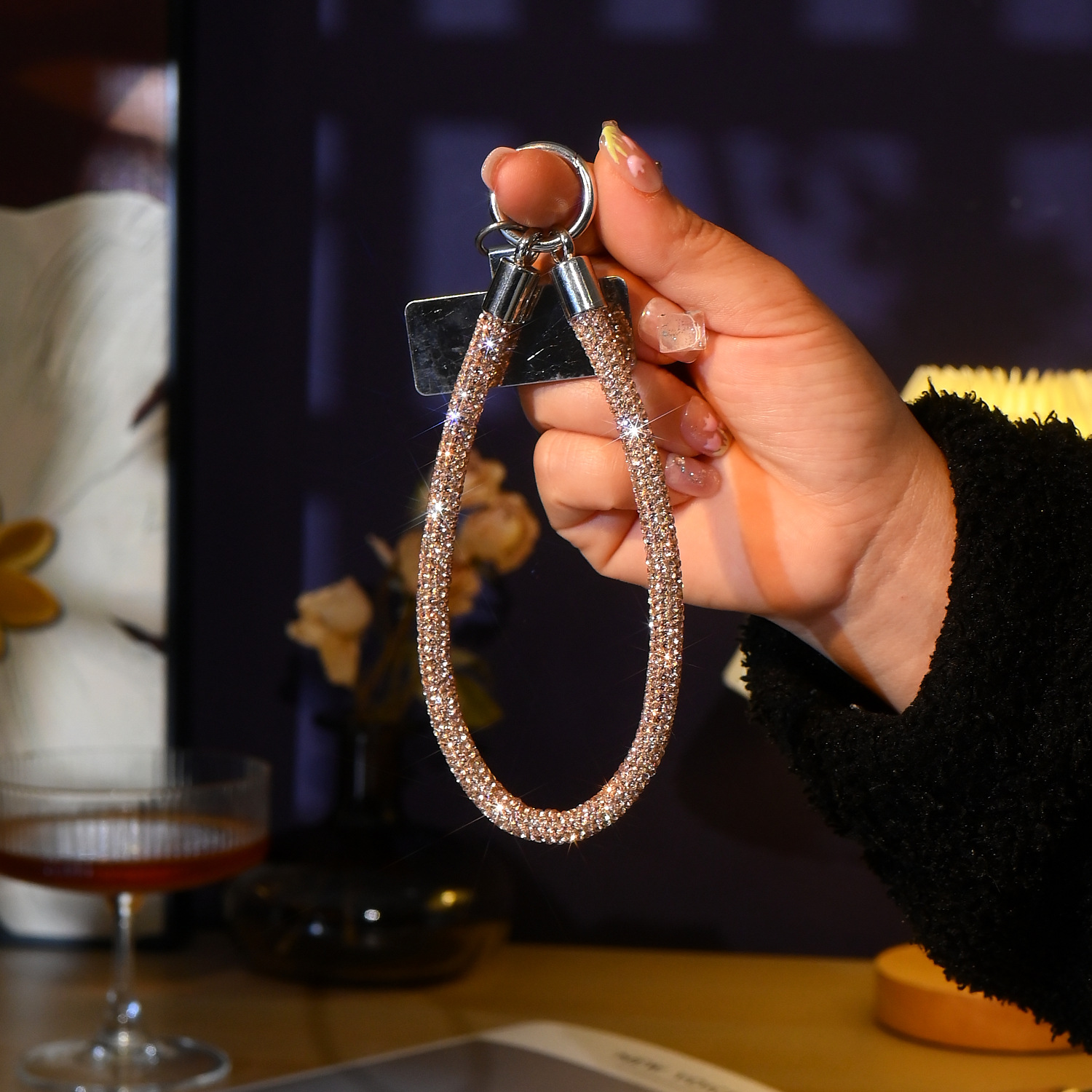 Mobile phone lanyard rhinestone short hanging chain hand wrist phone hanging ornament phone chain