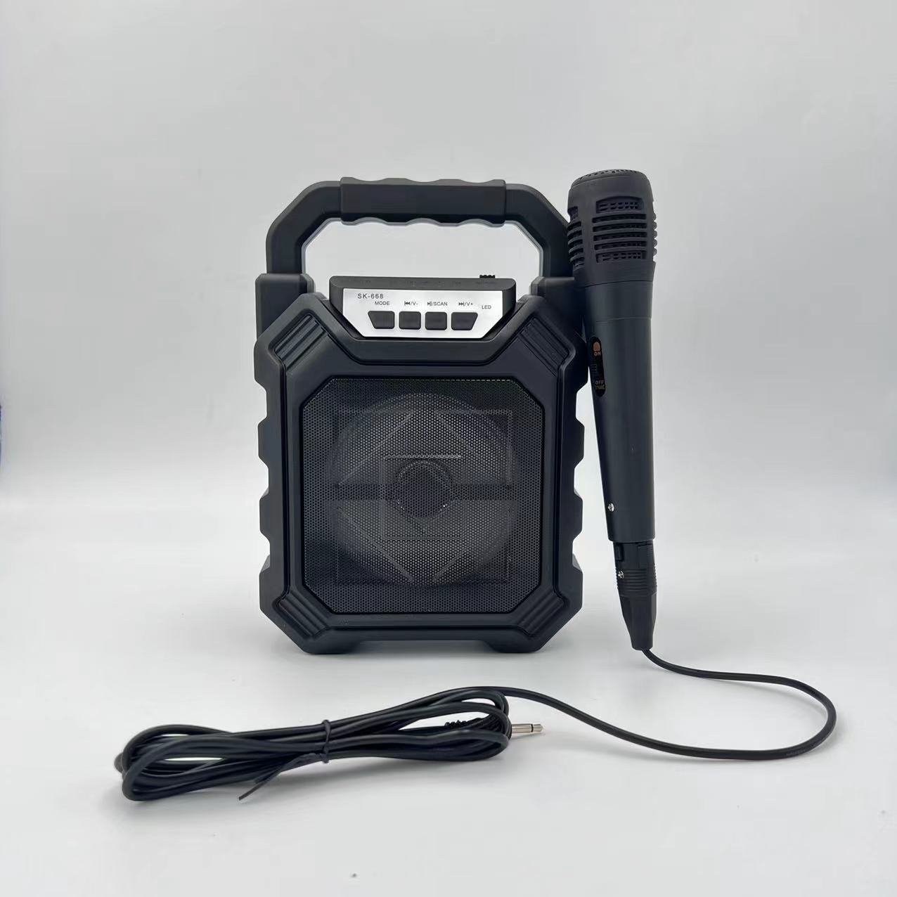 668 portable outdoor square dance Bluetooth audio pluggable card subwoofer wireless Bluetooth speaker