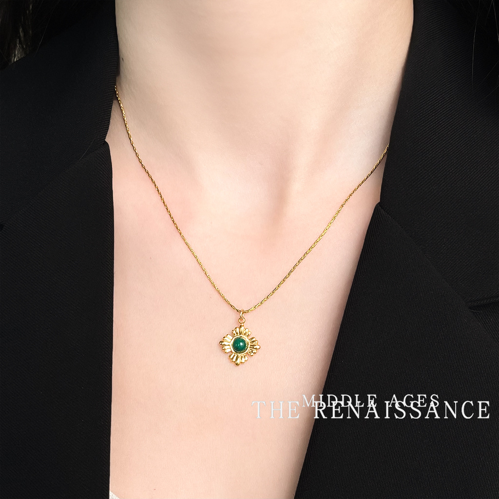Vintage Retro Niche Gold-Plated Necklace Collarbone Chain Court Style Necklace