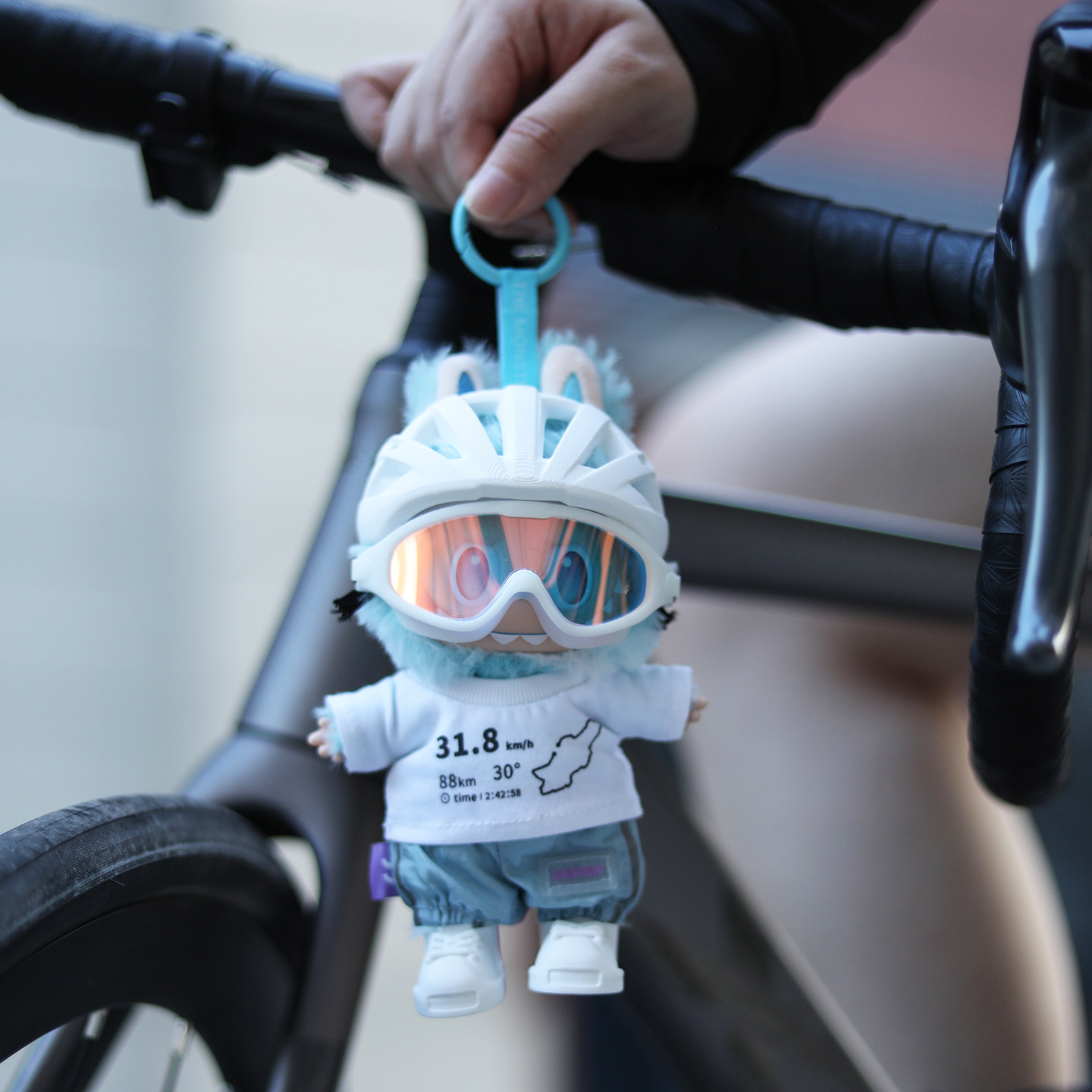 Suitable for Labubu Folding Bicycle Bike labubu Doll Clothes Set Helmet Head Riding Helmet Pendant Decoration