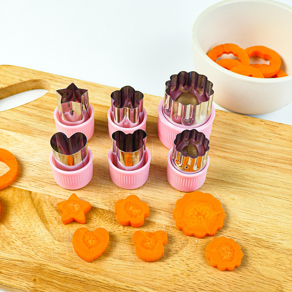 12-Piece PP Handguard Stainless Steel Cookie Cutter Bento Decoration Vegetable Flower Cutter Kitchen Flower Shaping Tool