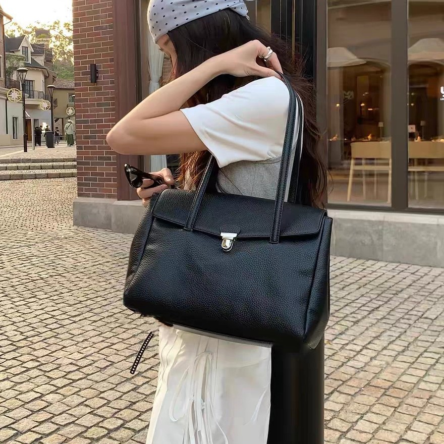 2026 New Spring/Summer New Flap Commute Single Shoulder Underarm Bag Tote Bag Women