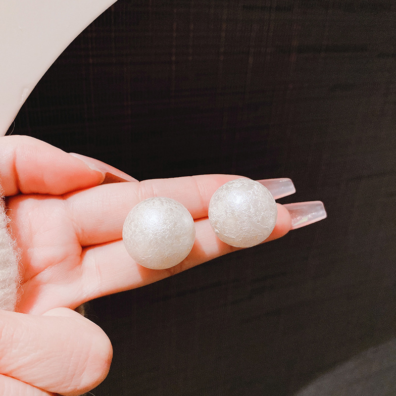 Simple pleated pearl ear studs cotton ball silver needle ear studs ear accessories