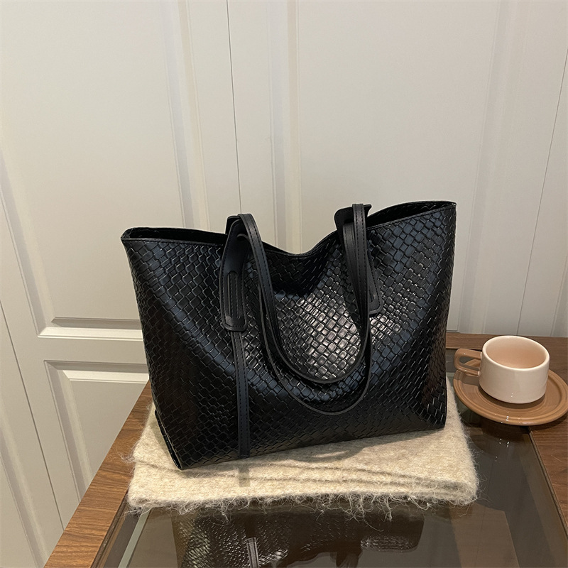 Large capacity underarm bag women 2026 new tote bag woven simple single shoulder bag
