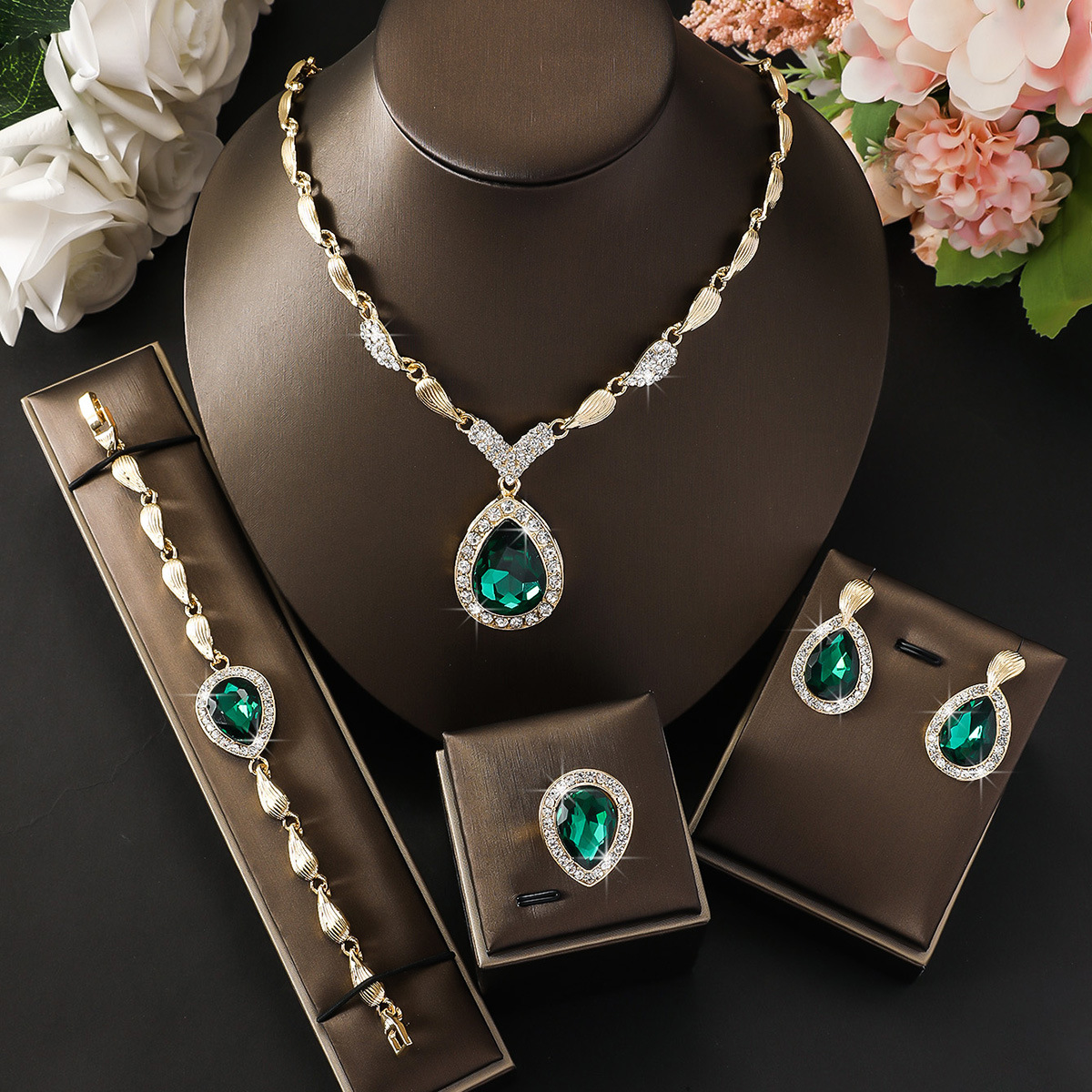 Bride Alloy Jewelry Set Teardrop Pendant Necklace Earrings Bracelet Ring Four-Piece