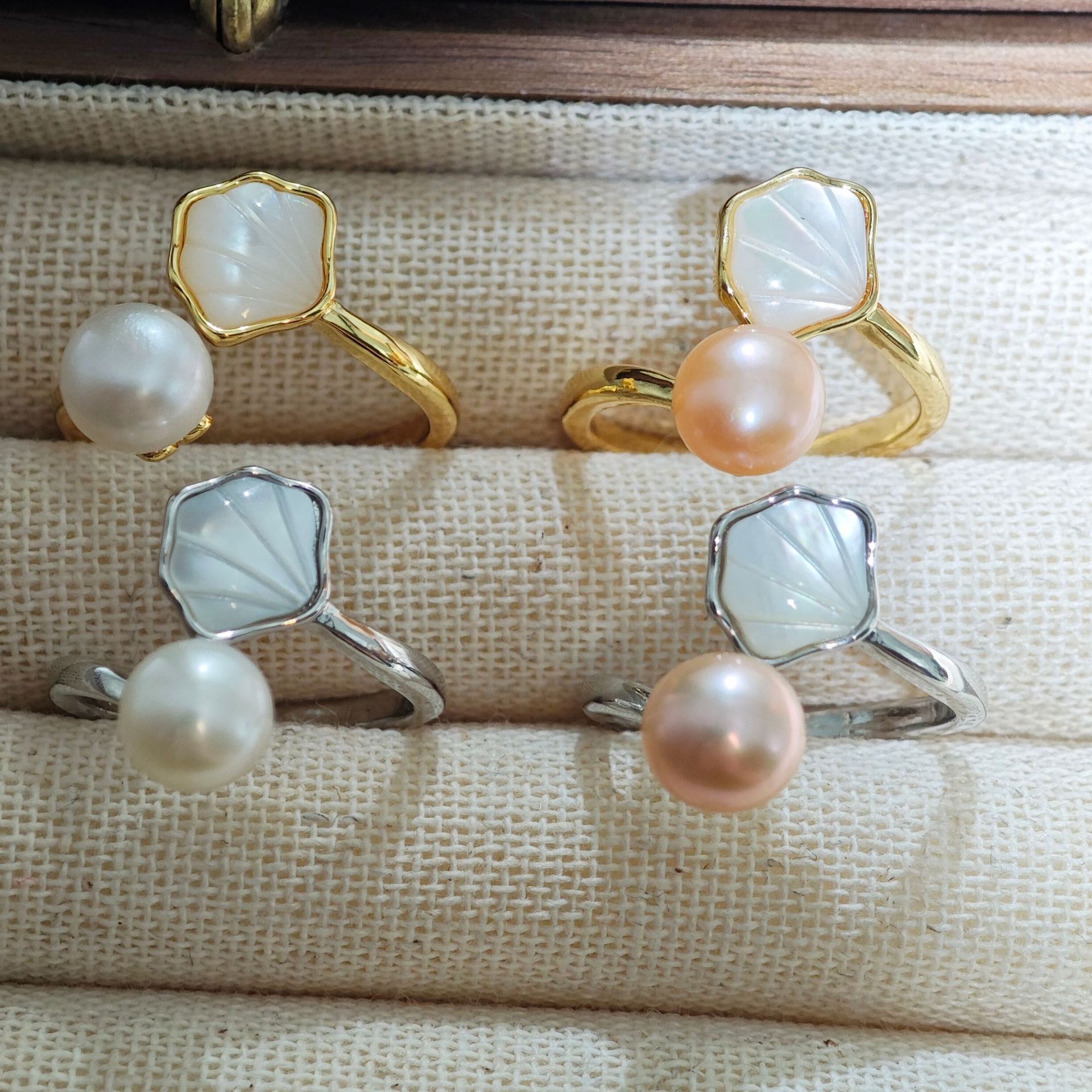 金色拖+白珍珠 · 4034一贝子