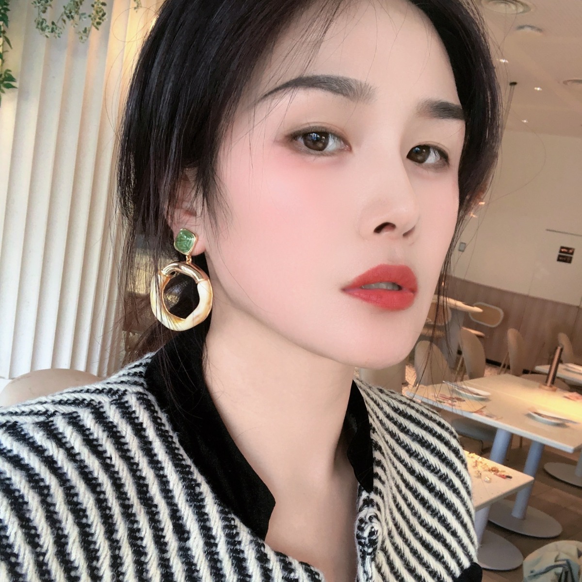 Niche Maillard Color Ivory White Paint Glaze Big Earrings Irregular Ear Studs Ear Accessories