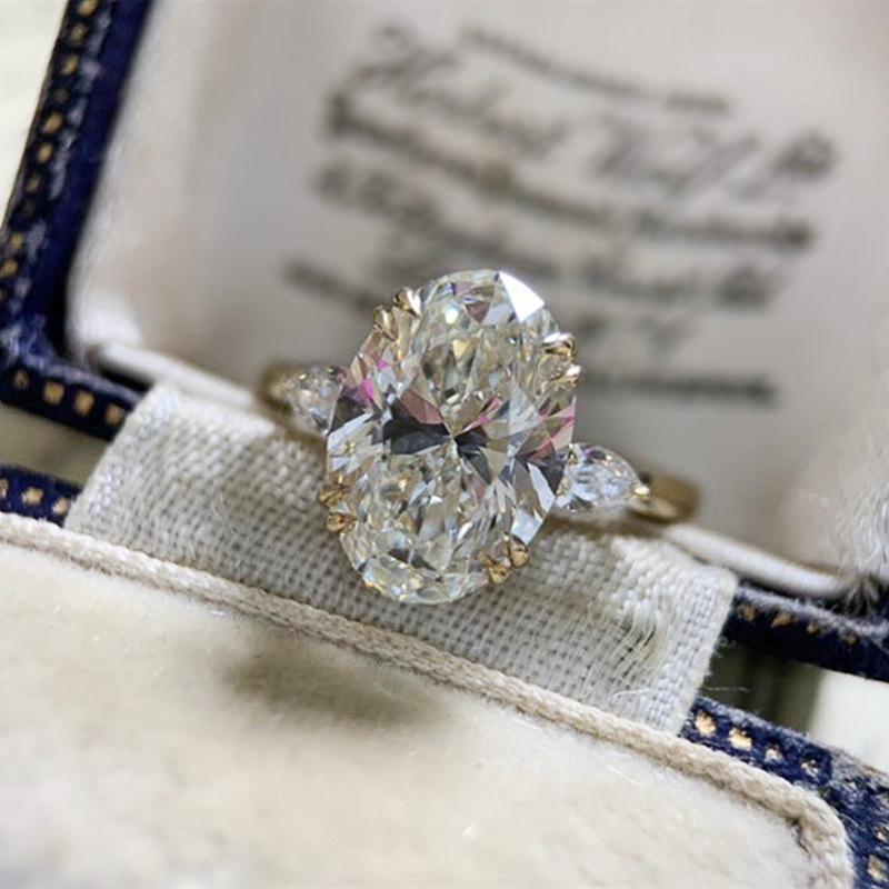 Cao Shi Exclusive Jewelry 10*14mm Oval Zircon Ring Pigeon Egg Engagement Ring
