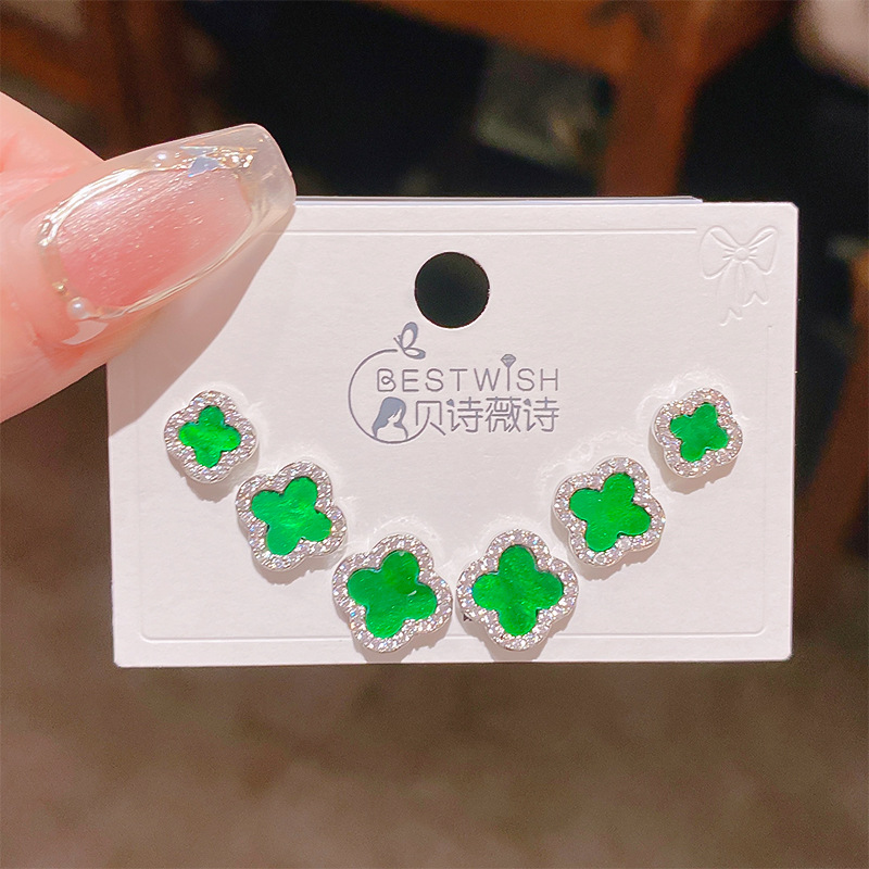 8C001