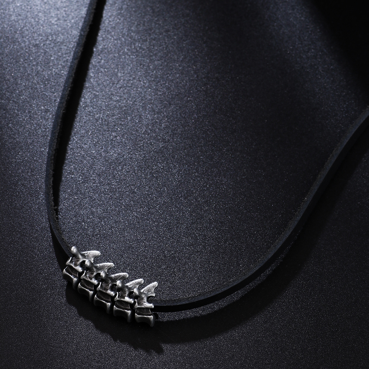 Punk Hip-hop Dragon Spine Bracelet Leather Choker Alloy Bracelet Necklace
