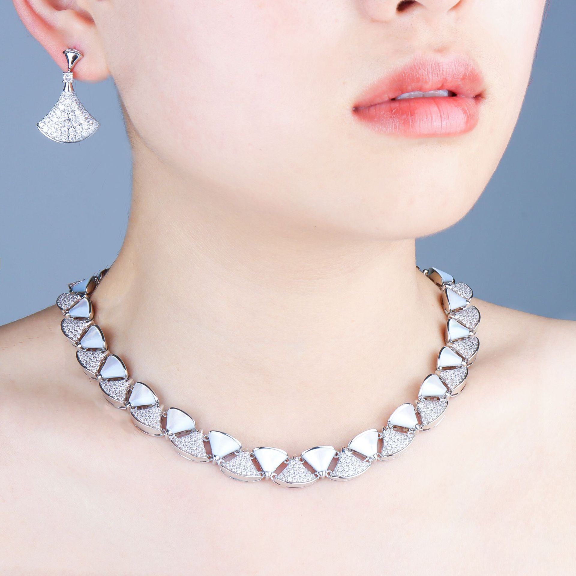 Design triangle shell necklace micro-set zircon set accessories