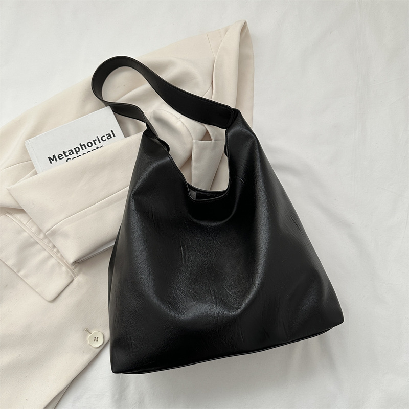 Large capacity texture soft leather commuting bag women 2026 autumn winter new single shoulder underarm tote bag