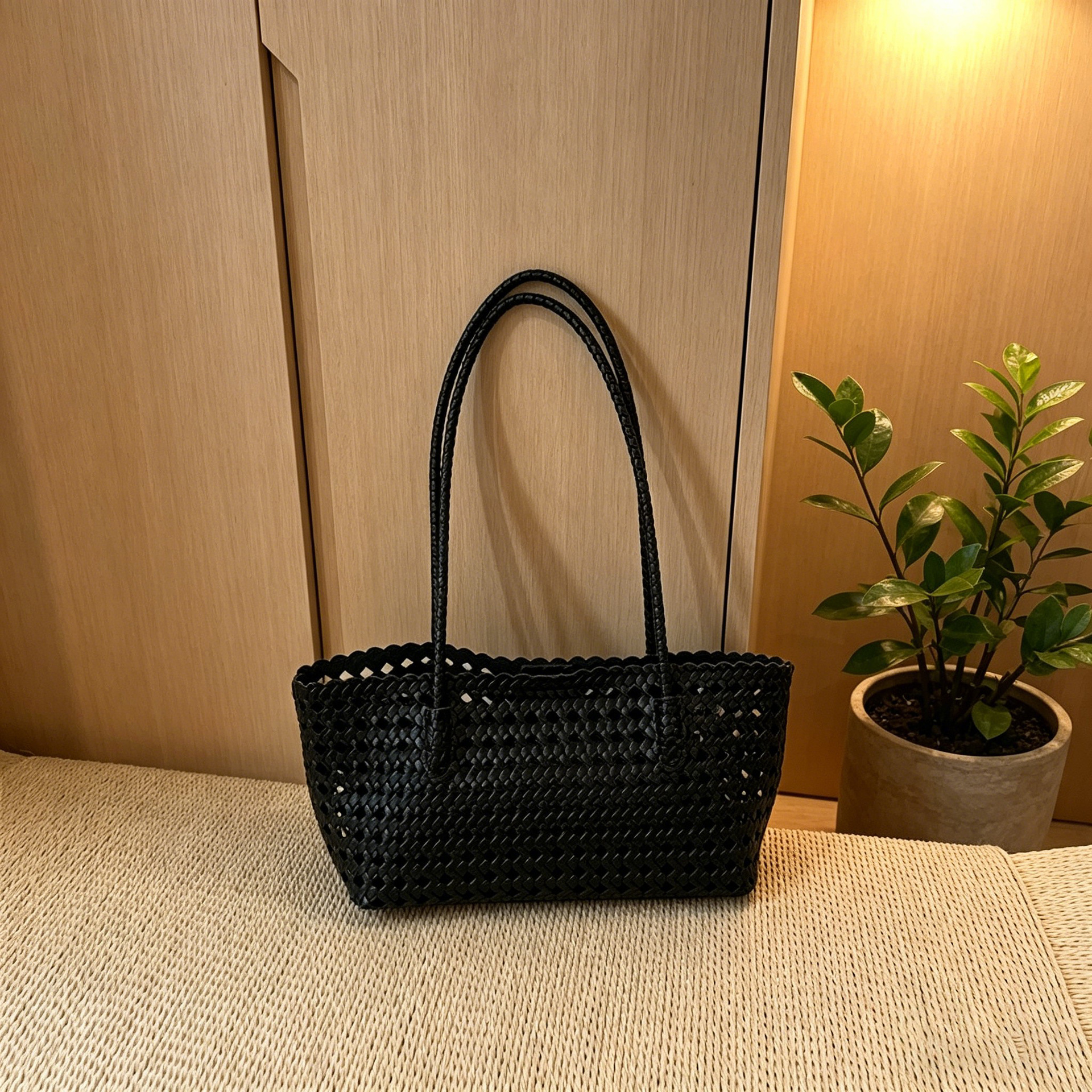 2026 New Vacation Basket Bag Hollow Single Shoulder Underarm Mother-Child Tote Bag Handheld Bag Single