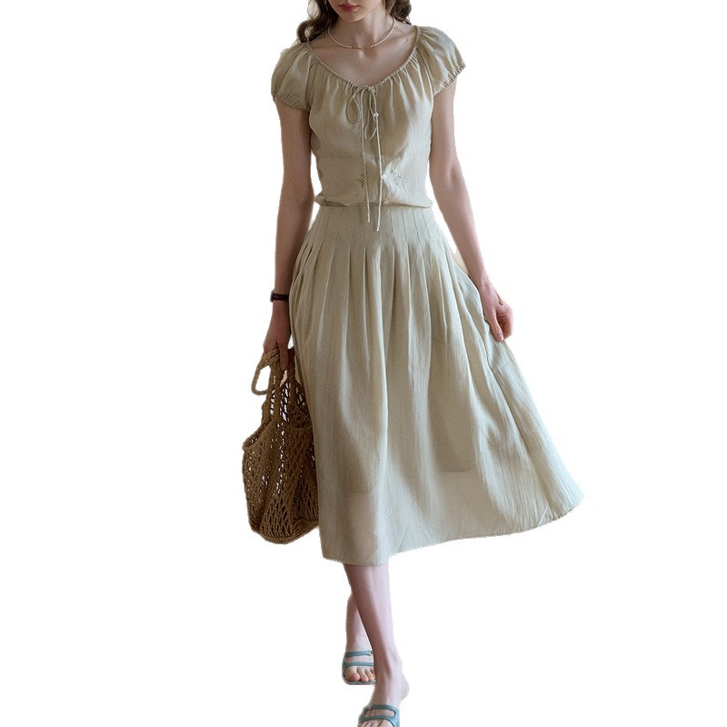 SimpleRetro Whisper of Silk Cool Tencel V-Neck Plant Embroidery Suit Set/Top Skirt