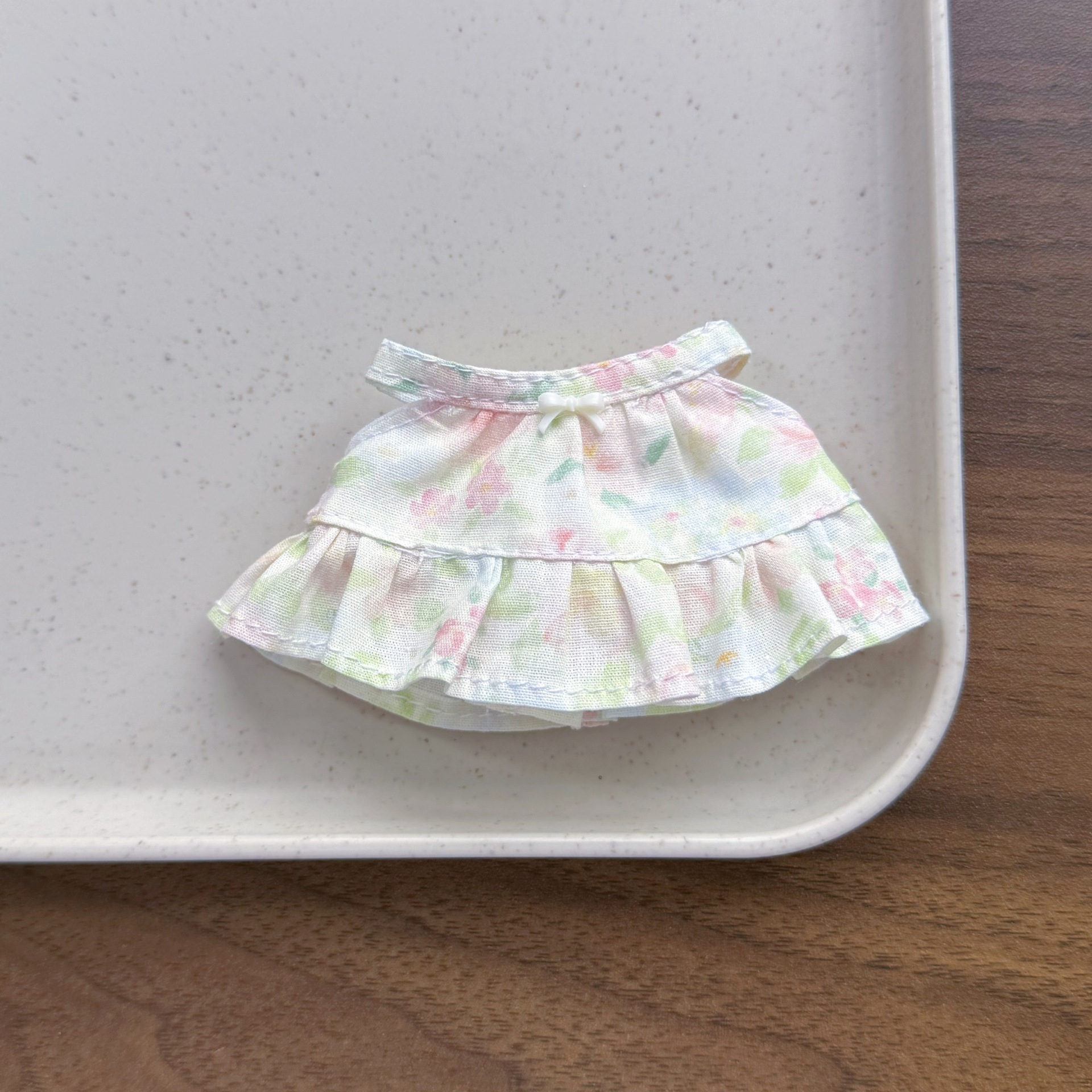 13cm Hello Kitty skirt labubu crying baby pleated ruffled dress 10cm doll clothes accessories