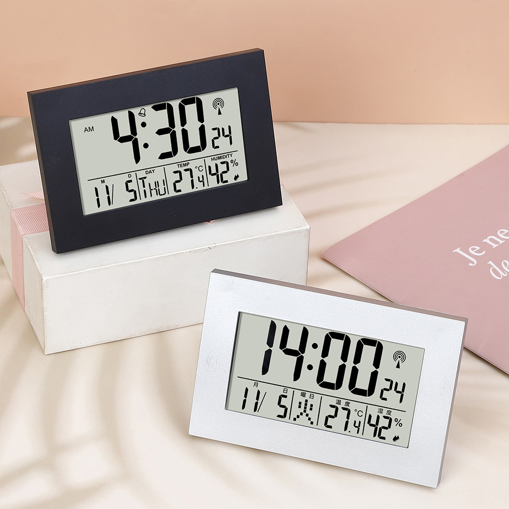 Automatic time-setting Japanese radio-controlled desktop silent snooze electronic alarm clock, LCD digital display clock, German radio-controlled