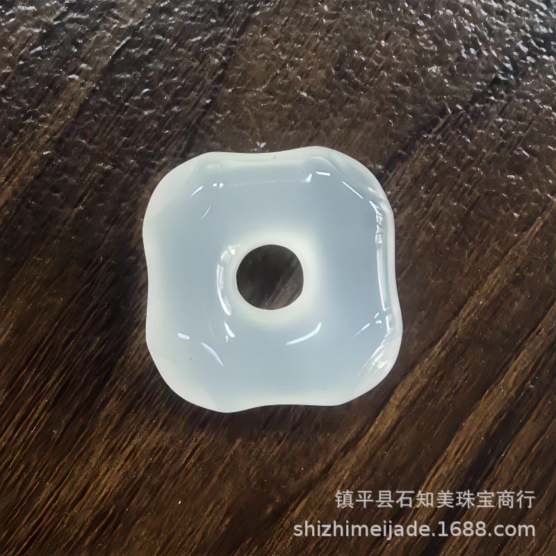 48号四方富贵扣（约23*23*8mm)