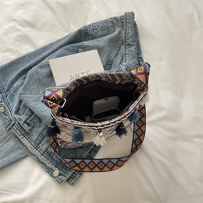 Ethnic Style Fringe Crossbody Bag Women 2026 New Bohemian Style Single Shoulder Handbag