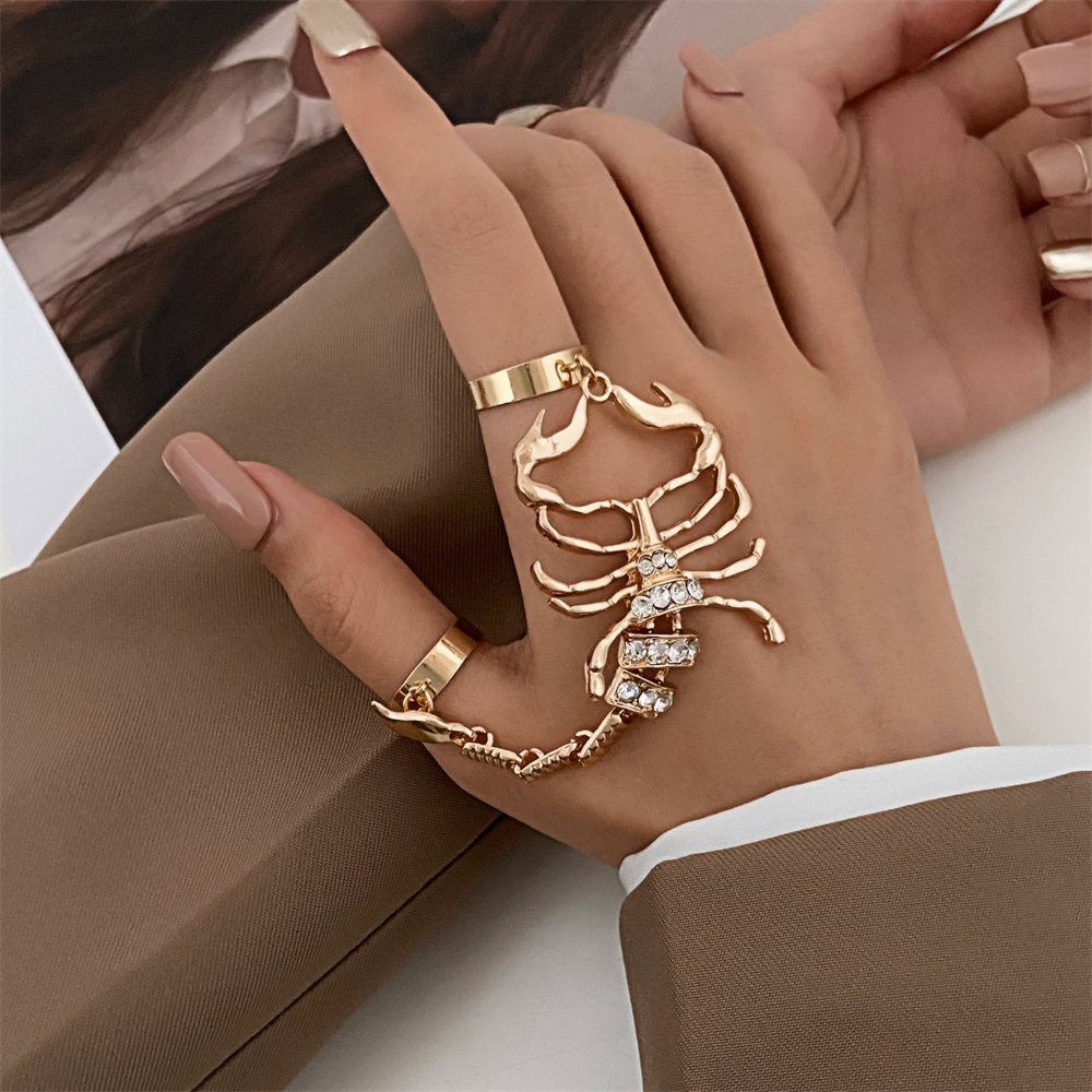 New Single Metal Hand Jewelry Exaggerated Micro-Set Scorpion Three-Dimensional Connected Finger Bracelet Women
