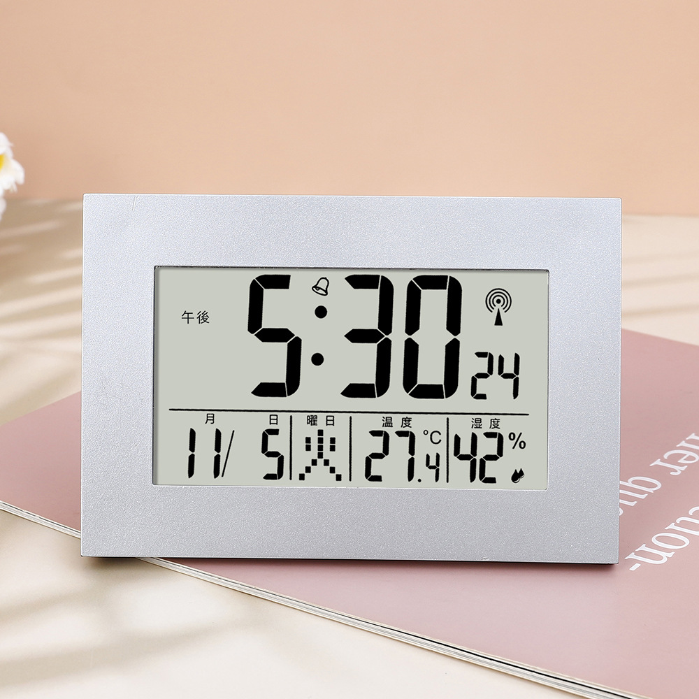 Automatic time-setting Japanese radio-controlled desktop silent snooze electronic alarm clock, LCD digital display clock, German radio-controlled