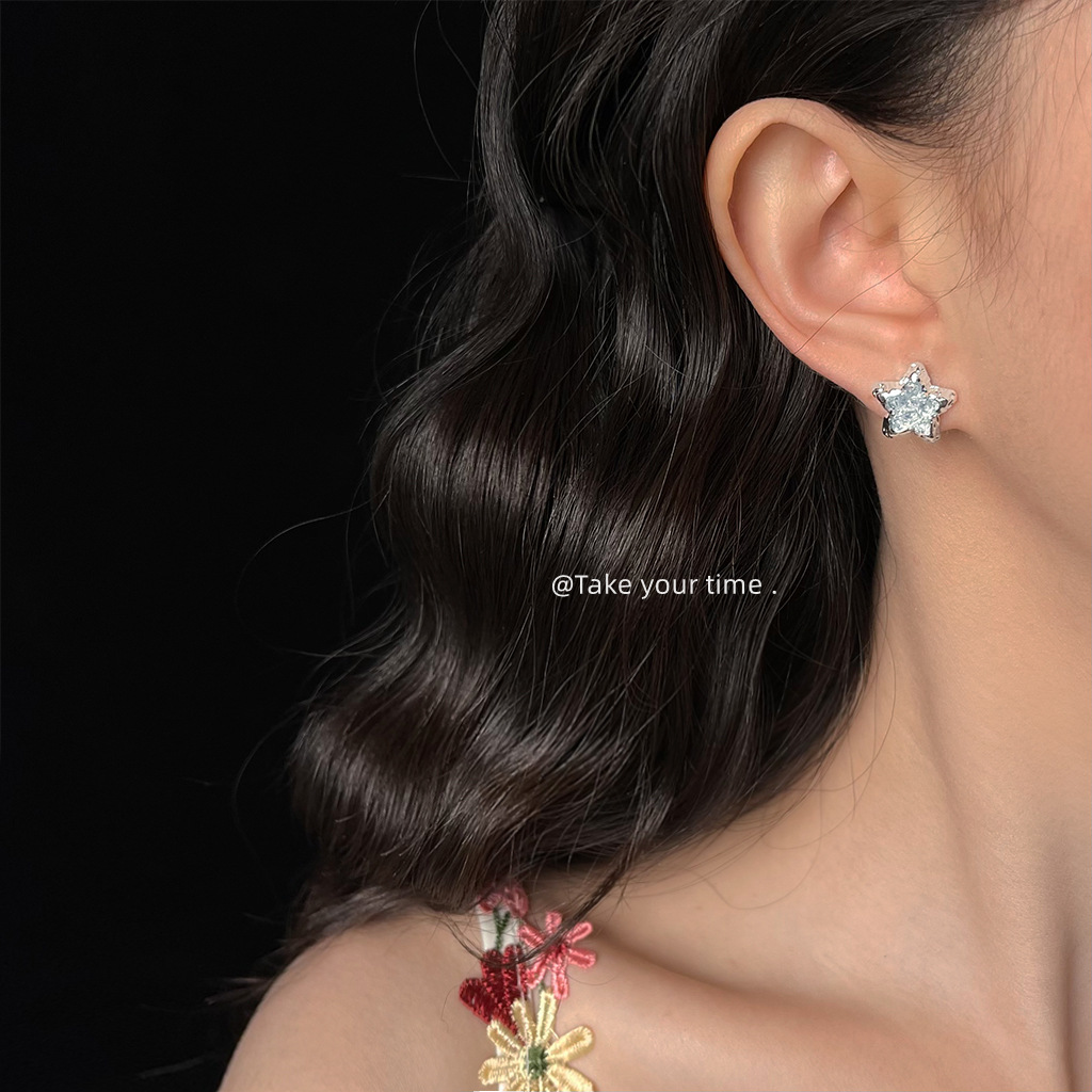 Blue ice crystal~Fresh and sweet five-pointed star silver-plated needle liquid earrings for women, elegant summer earrings