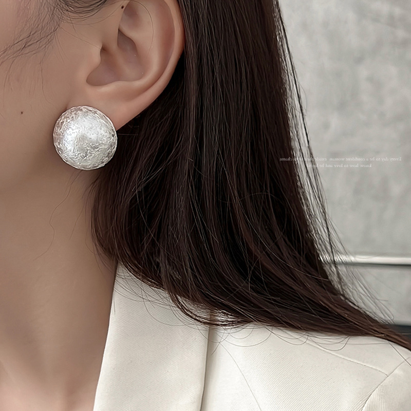 Textured pleated pearl half circle earrings exaggerated small fragrance cotton ear studs