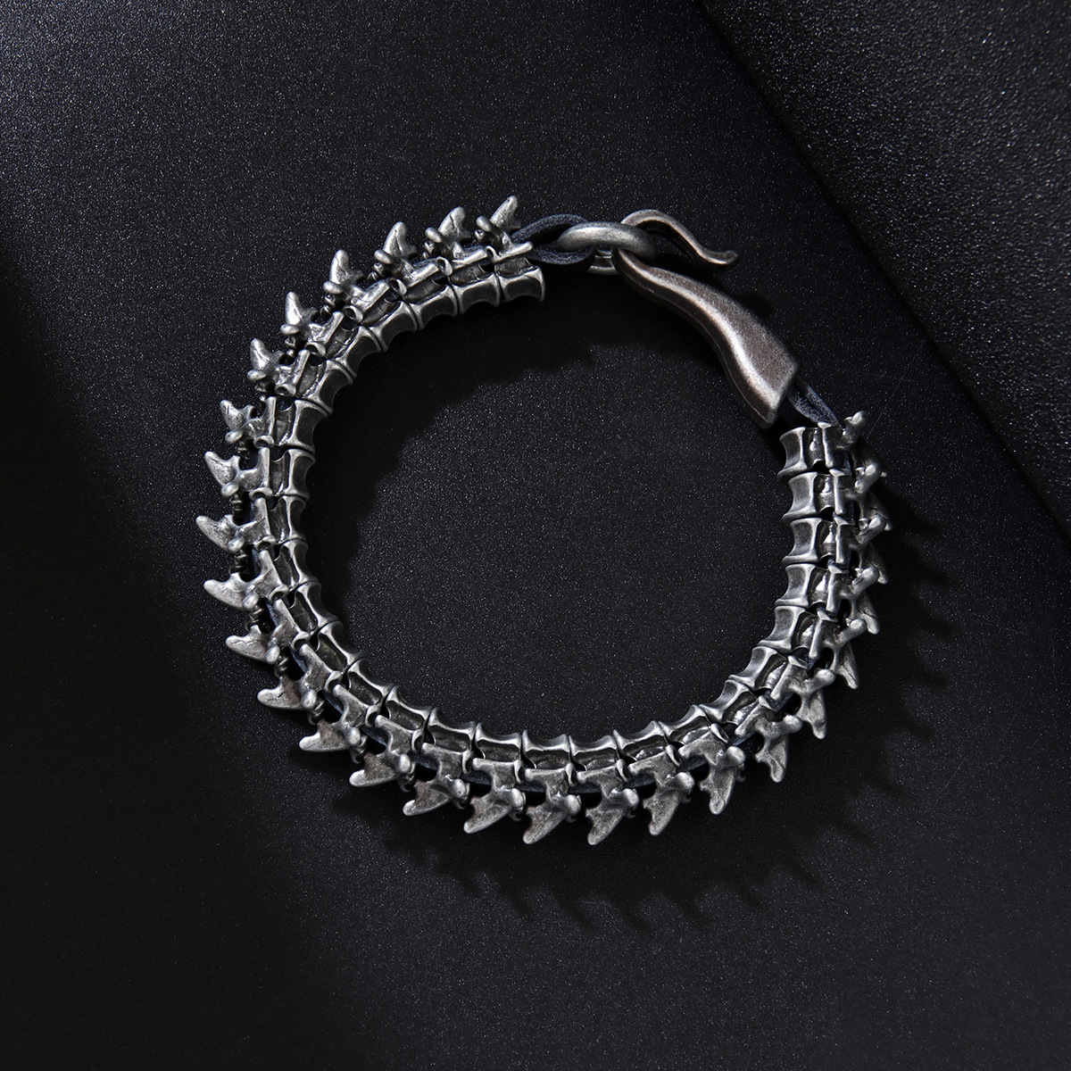 Punk Hip-hop Dragon Spine Bracelet Leather Choker Alloy Bracelet Necklace