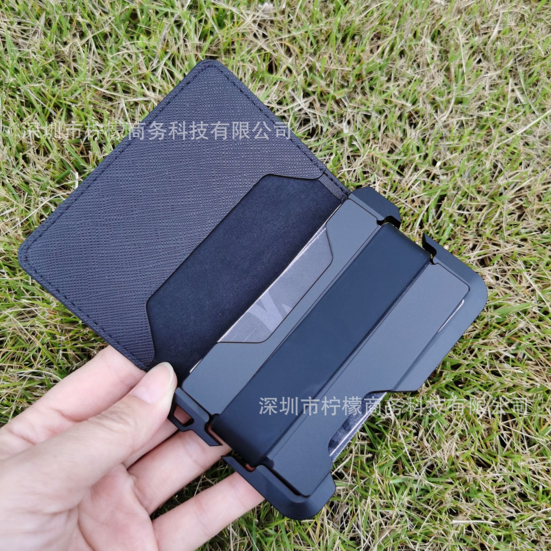 Aluminum Alloy Flip Leather Wallet RFID Anti-theft Shielding Money Clip Men's Wallet