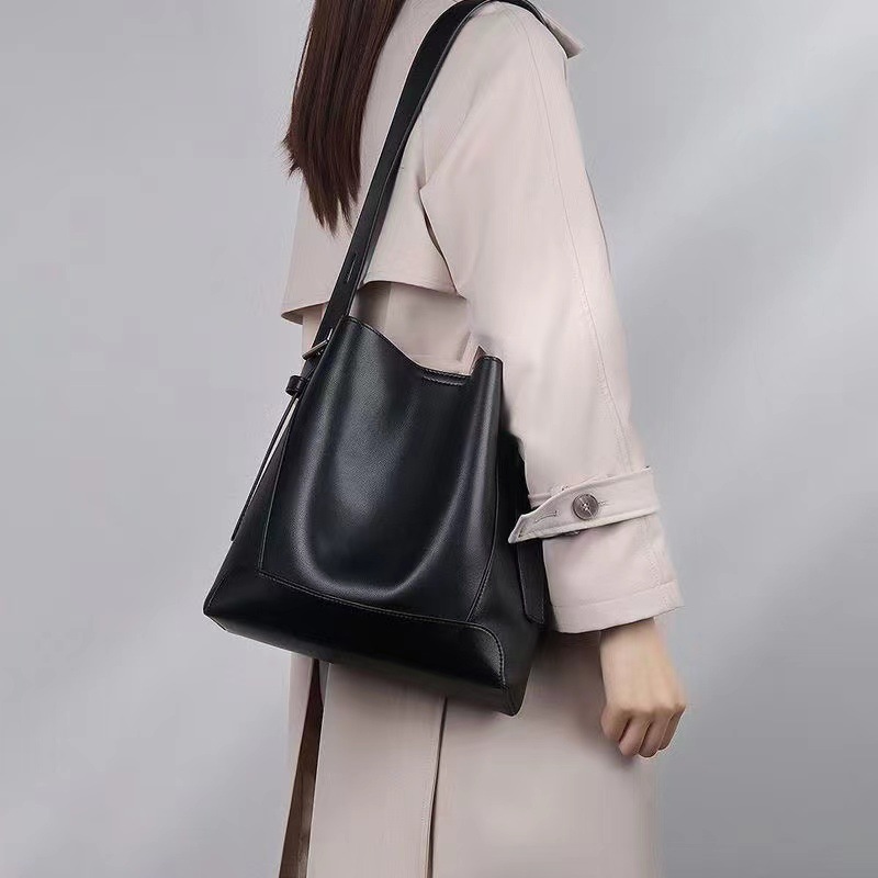 Women's bag 2026 new large capacity bucket bag soft leather single shoulder crossbody bag