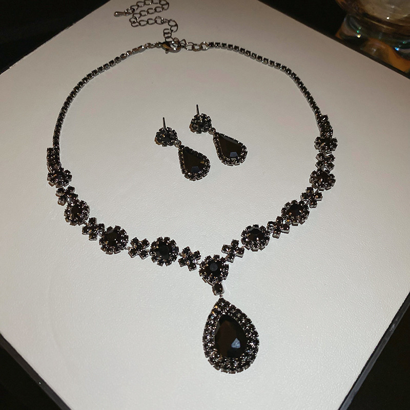 2-Piece Set Teardrop Zirconia Crystal Earrings and Necklace for Women