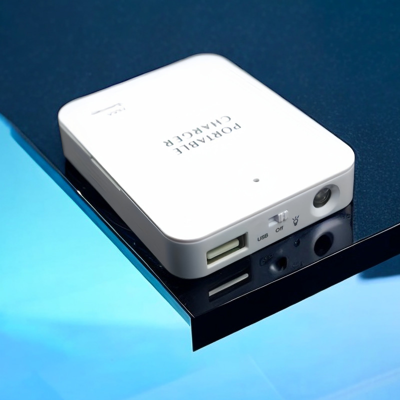 USB interface mobile 5号 battery box LED light color mobile power bank A+C port emergency phone charger
