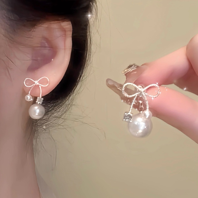 Petal Pearl Earrings for Women 2026 New Autumn Winter Stud Earrings Vacation Style Ear Accessories