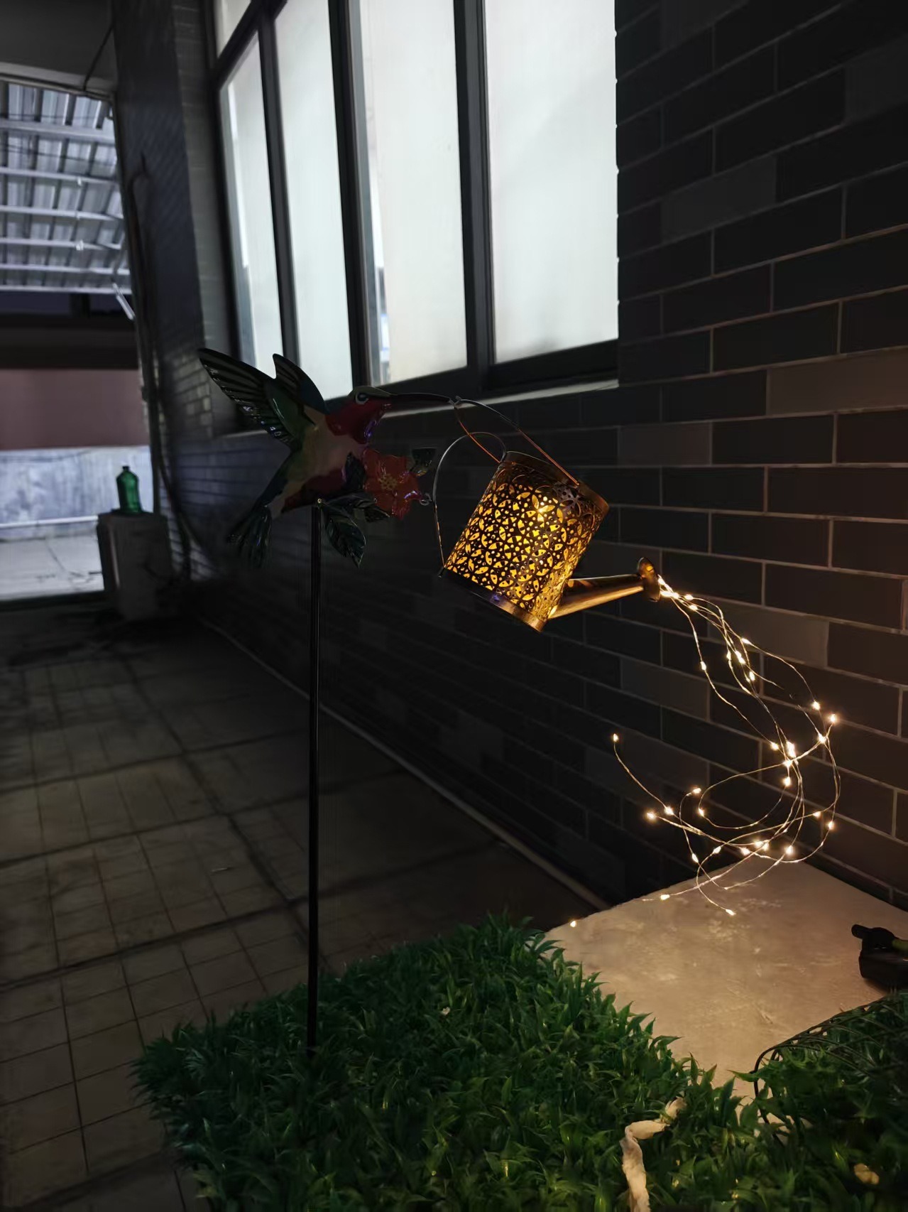 New Frog Holding Umbrella Bird Feeder Solar Light Iron Art Pastoral Scenery Animal Outdoor Garden Decoration