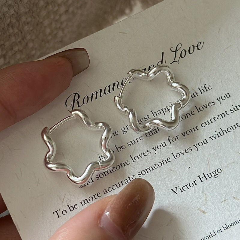 Coil Flower Ear Cuff Cute Playful Earring for Women Curve Wave Lace Earring Hollow