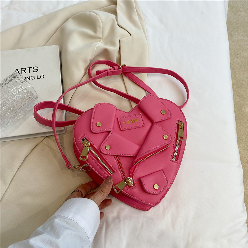Heart Clothes Bag 2023 New Rivet Bags Girl Single Shoulder Crossbody Heart Bag for Women